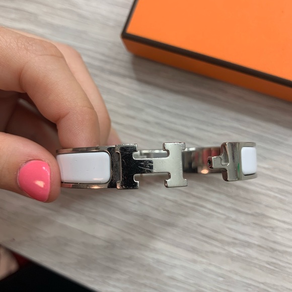 ** MAKE AN OFFER** Hermes Clic H Bracelet White PM - Picture 7 of 7
